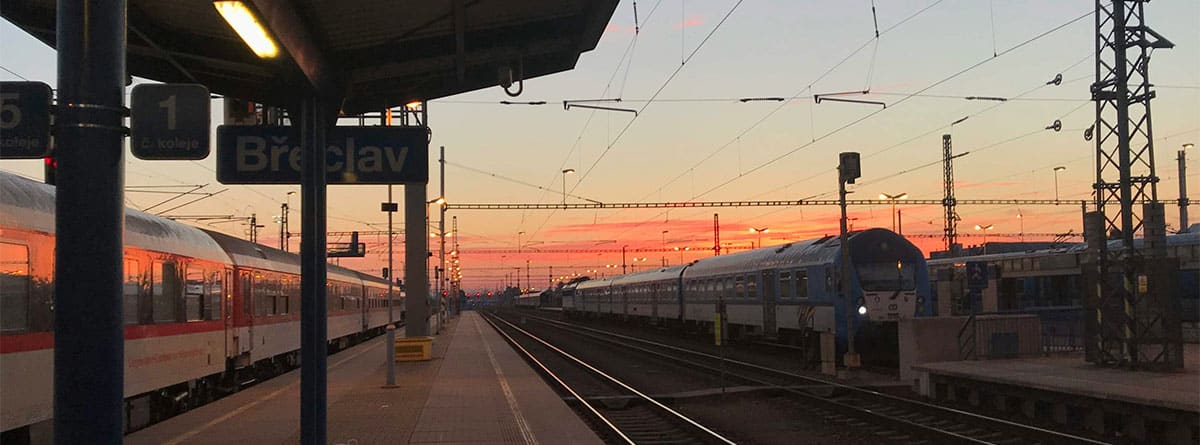  Estación de tren sin pasajeros