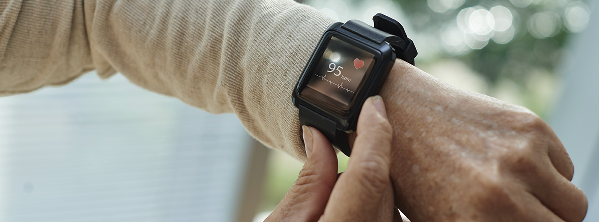 Reloj inteligente con rastreador GPS: reloj de pulsera para el aviso de  caída de voz inteligente para personas mayores