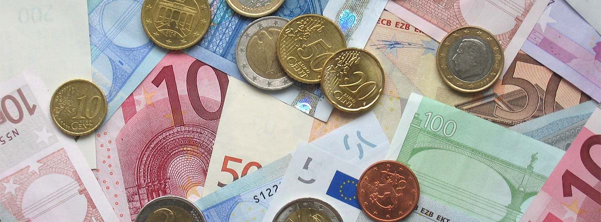 Billetes y monedas en Euros.